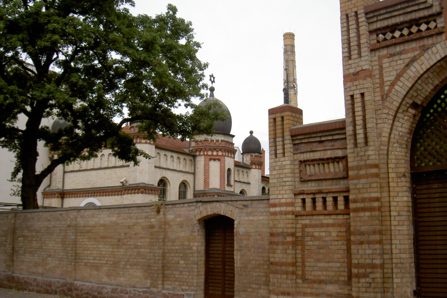 Halle synagogue’s walls